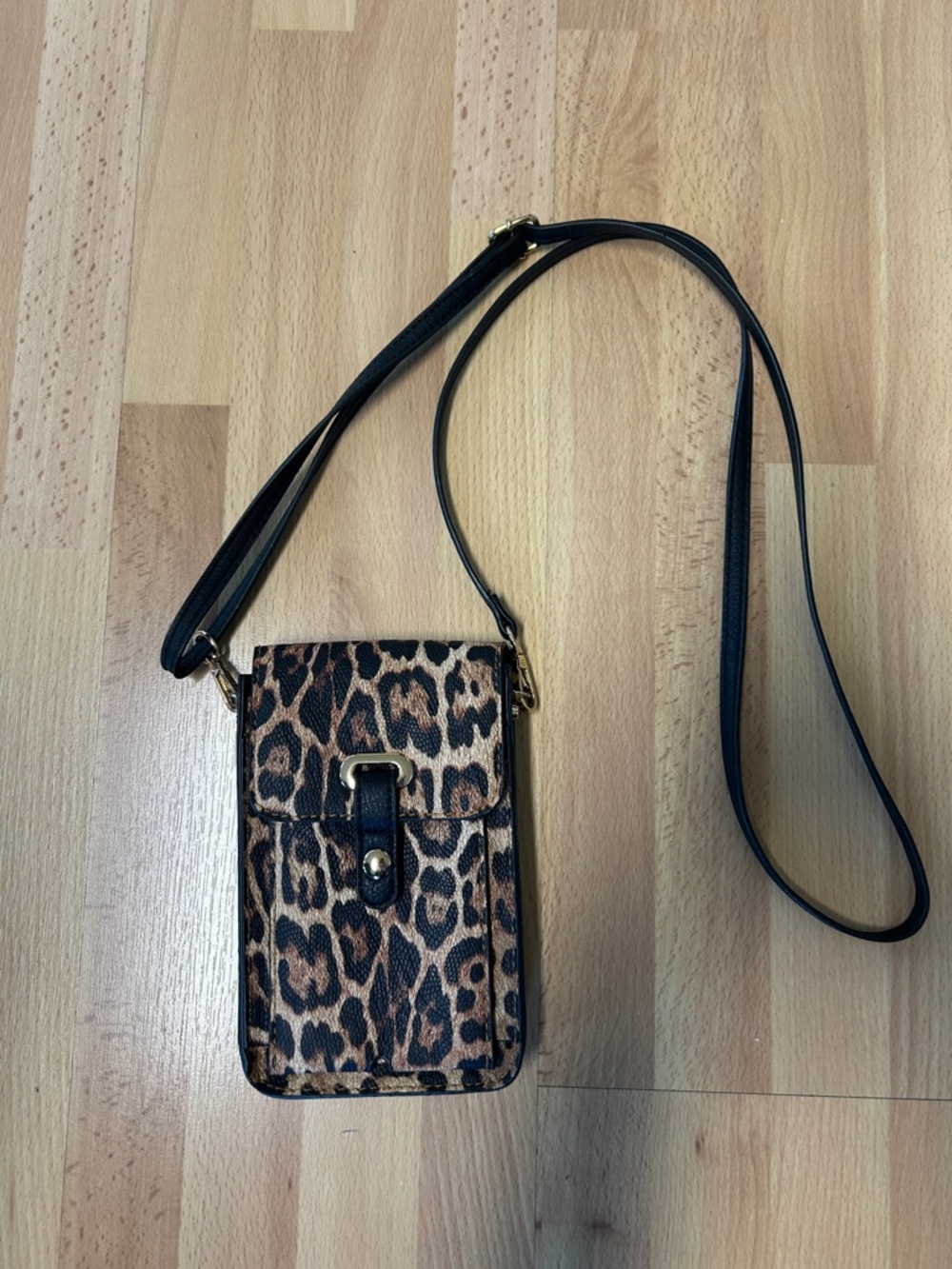 Womens Mellow World Septima Touchscreen Cell Crossbody Bag